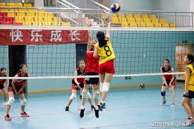 战巴萨贡献2球1助，布鲁日前锋福布斯当选欧冠全场最佳球员