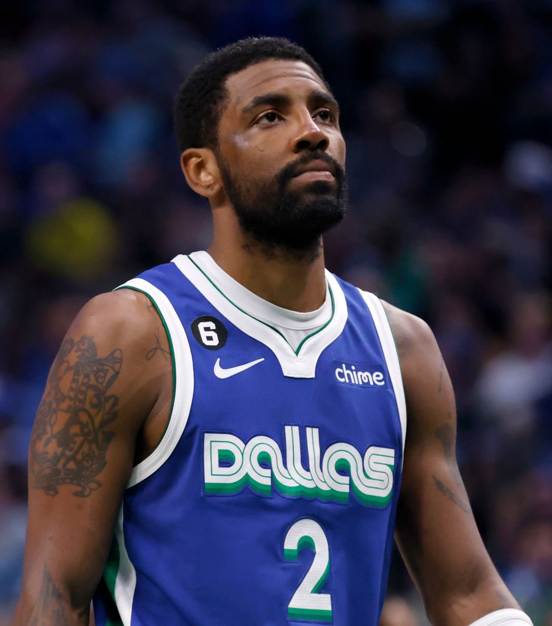 在他们中 在他们中