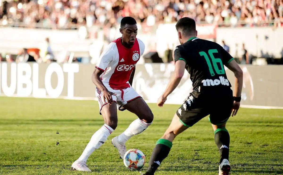 她们都以精 她们都以精